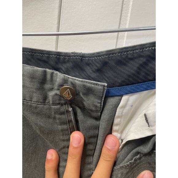 Volcom Mens Grey Shorts Size 33 - Picture 3 of 7